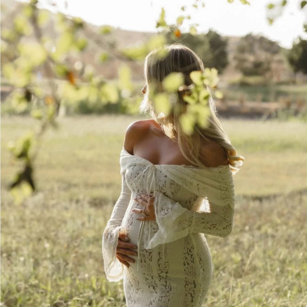 Elegant Lace Off-Shoulder Dress (Fits Maternity-perfect for photoshoots)